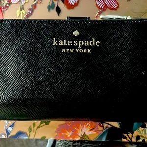 NWT BLACK KATE SPADE WALLET